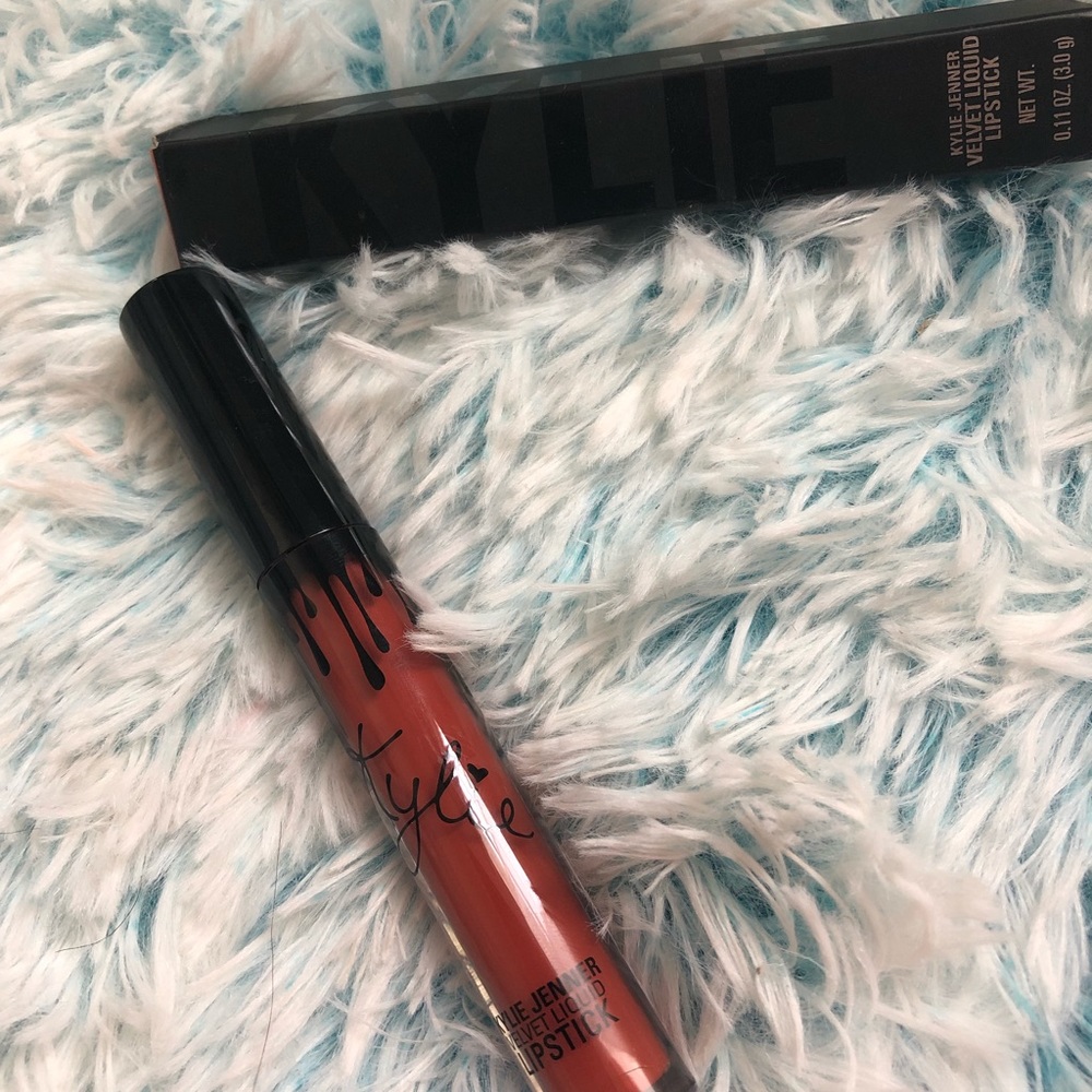 Authentic Kylie Lipstick Shade :Heat